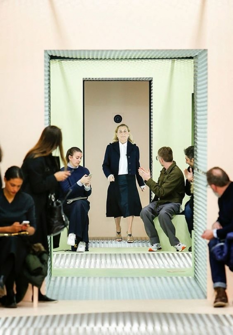 VIVA ELLAS: MIUCCIA PRADA